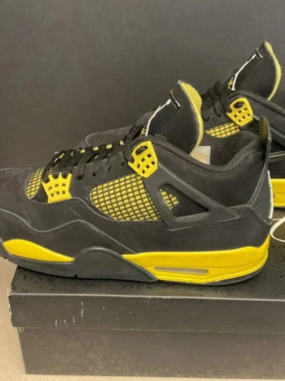 Mens Nike Air Jordan 4 Retro Mid Thunder